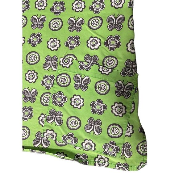 Green and black wonder wink scrub top - Picture 4 of 8